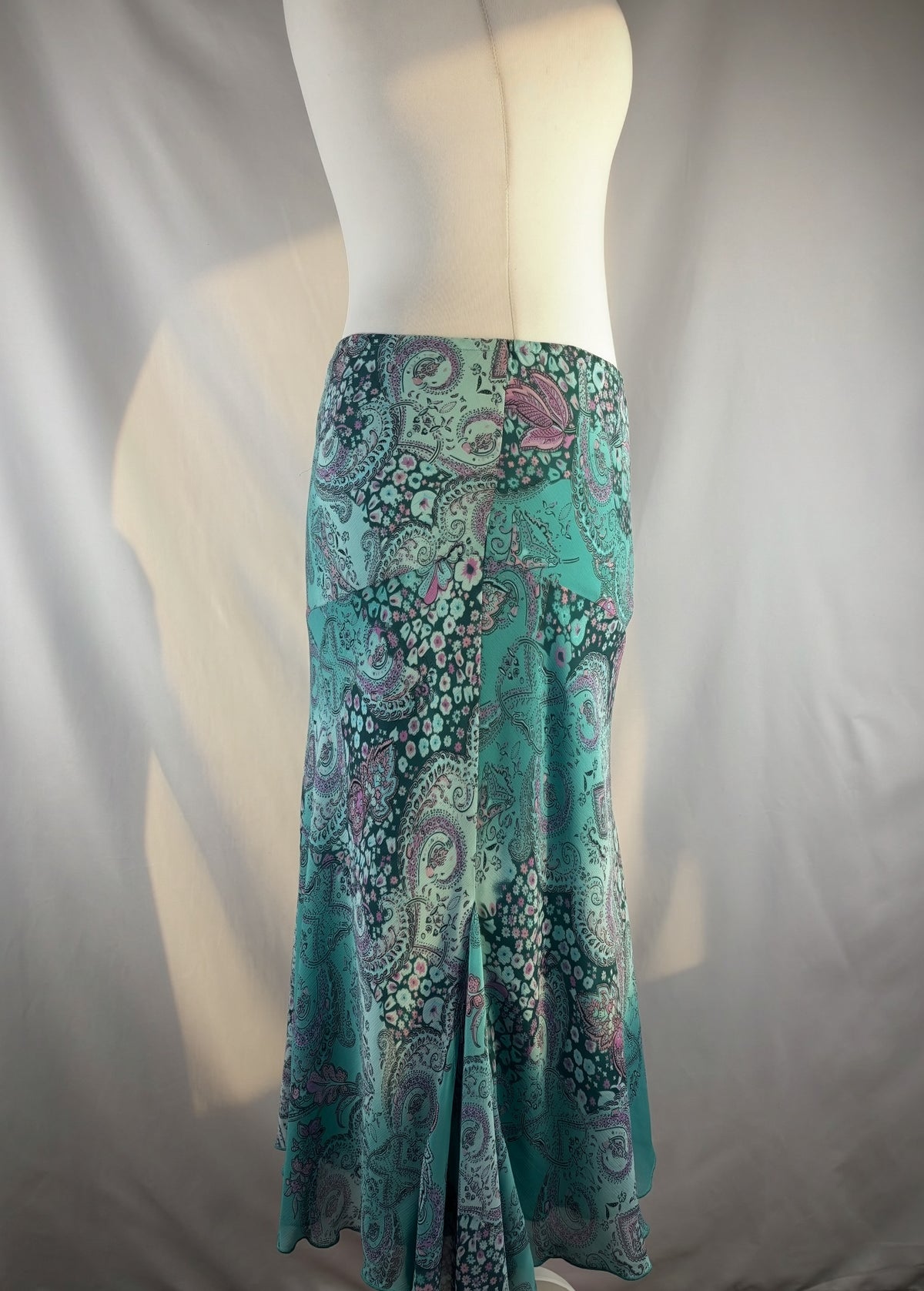 Blue and purple Paisley print midi skirt with asymmetric hem