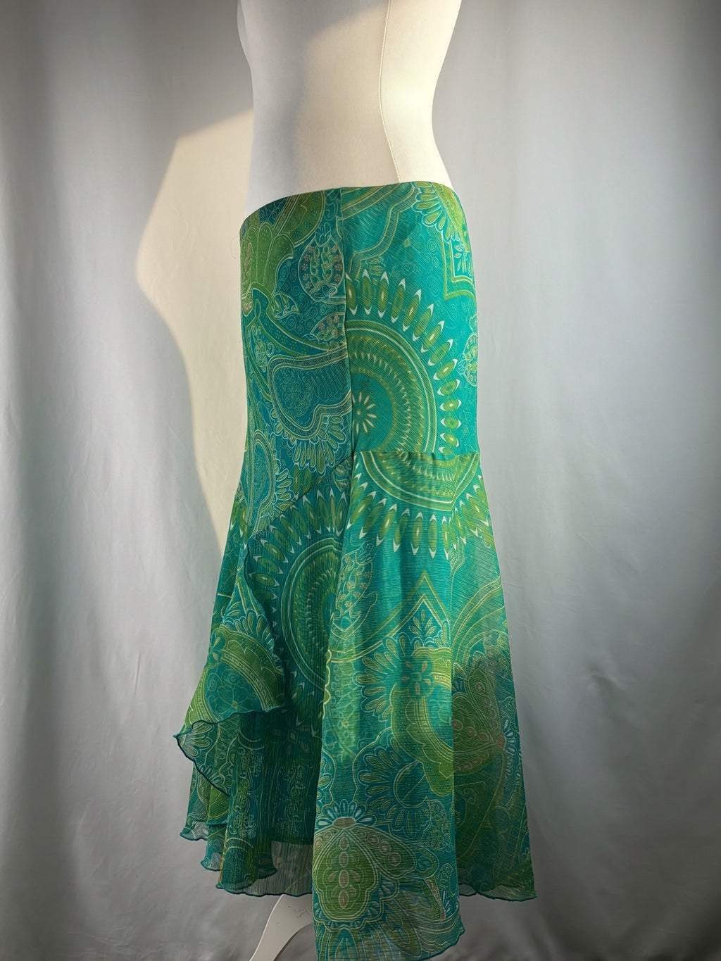 Green and blue tropical ruffle detailed midi skirt